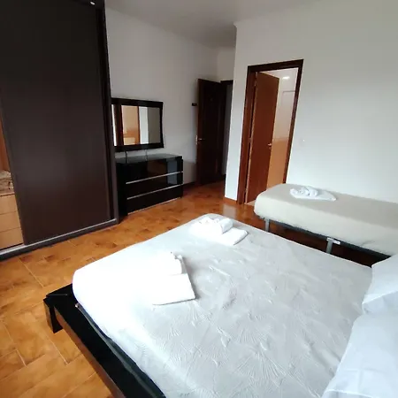Batalha Family House Дом отдыха Fenais da Luz