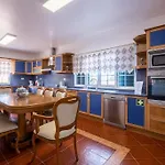 Batalha Family House Holiday home *