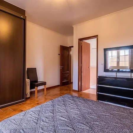 Holiday home Batalha Family House Fenais da Luz