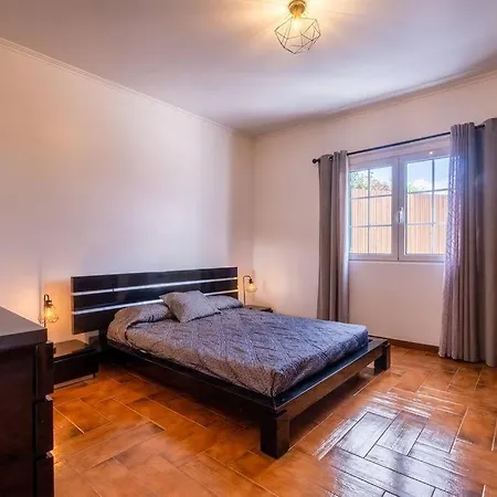 Batalha Family House Holiday home