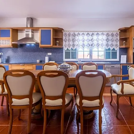 Batalha Family House Casa de Férias Fenais da Luz