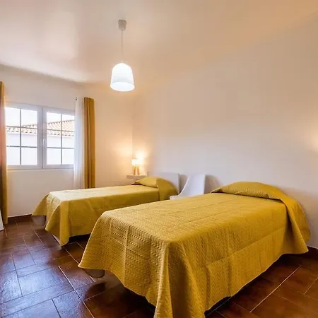 Holiday home Batalha Family House