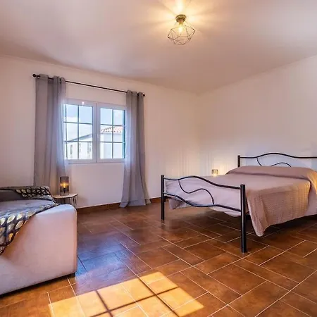 Batalha Family House Holiday home Fenais da Luz