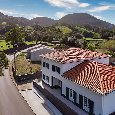 Holiday home Batalha Family House *
