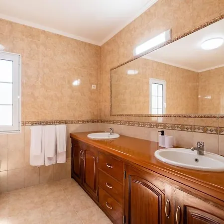 Batalha Family House Fenais da Luz