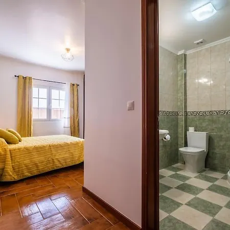 Nyaraló Batalha Family House