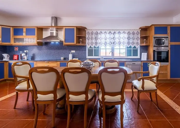 Batalha Family House Tatil Evi Fenais da Luz