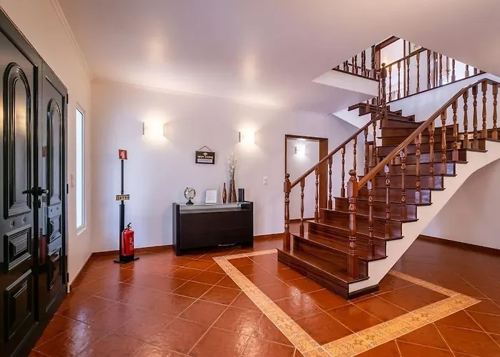 Batalha Family House Tatil Evi