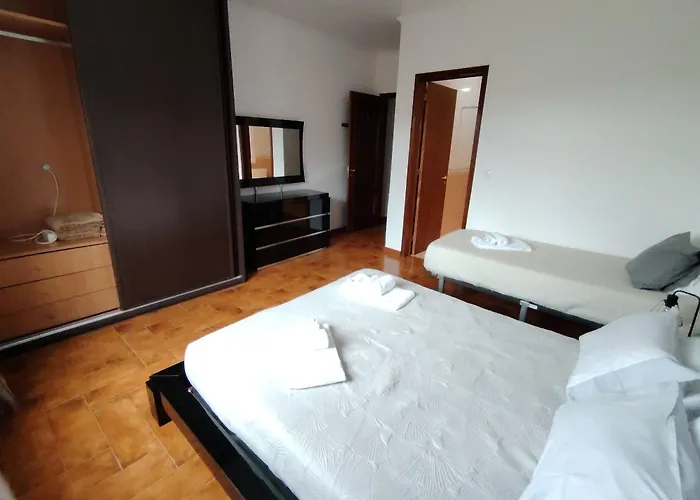 Batalha Family House Tatil Evi Fenais da Luz